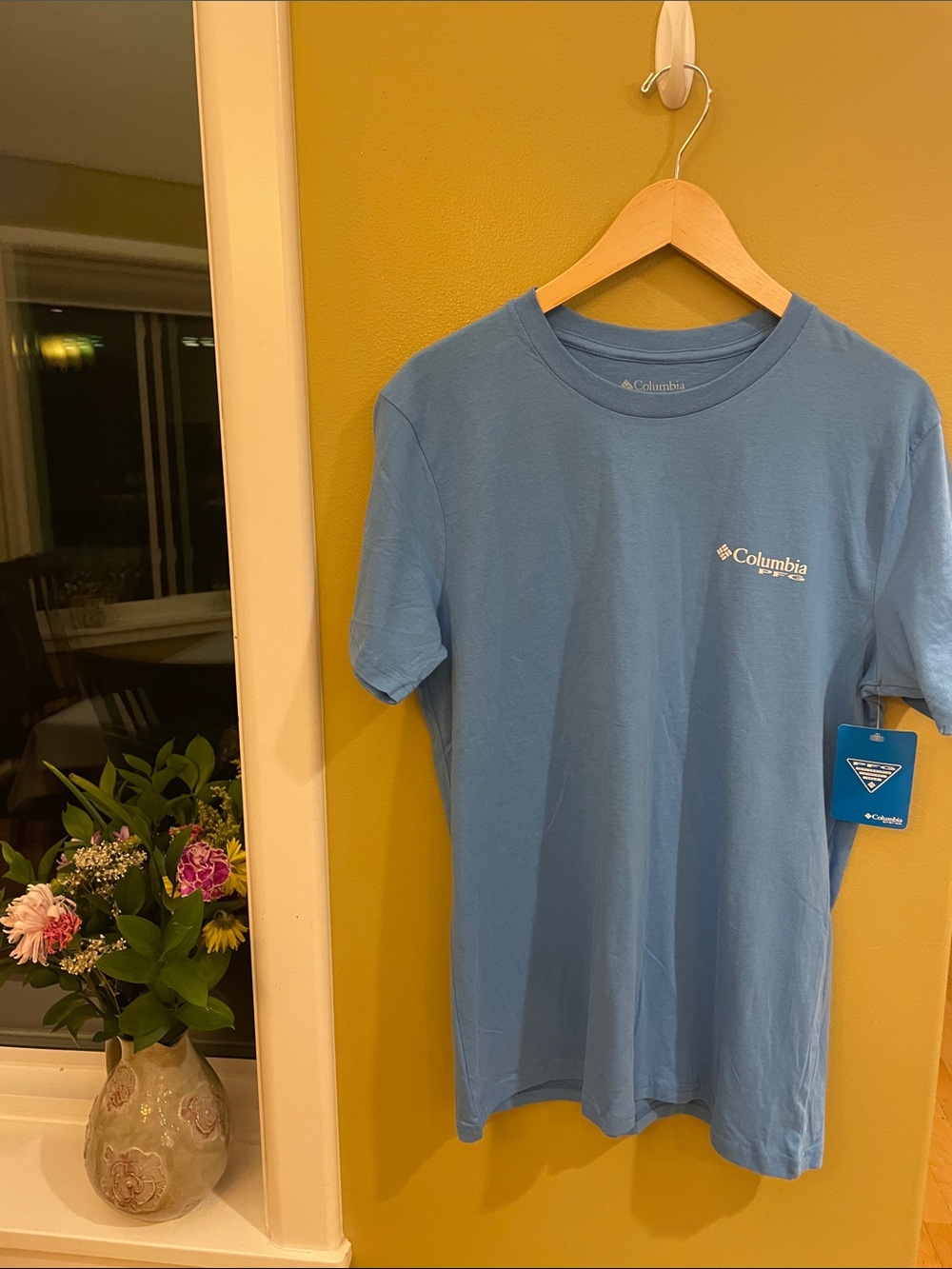 NWT Columbia Light Blue Short Sleeve Logo Tee